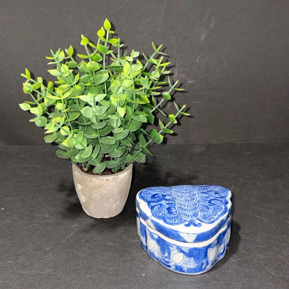 Blue and White Porcelain Butterfly Trinket Box Chinoiserie Ceramic Keepsake Case